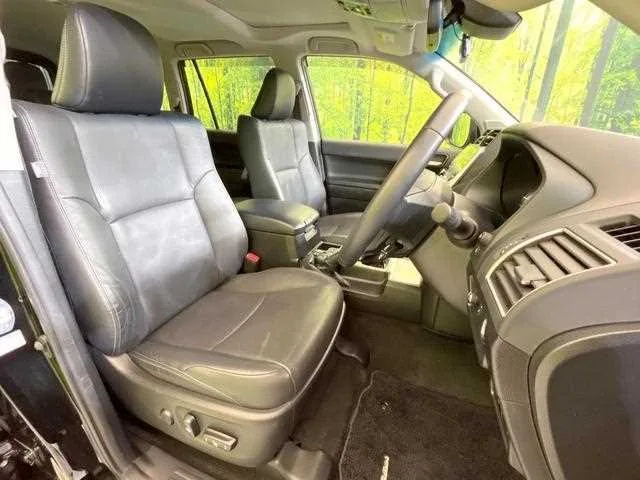 Toyota Land Cruiser Prado 2023 — миниатюра 5