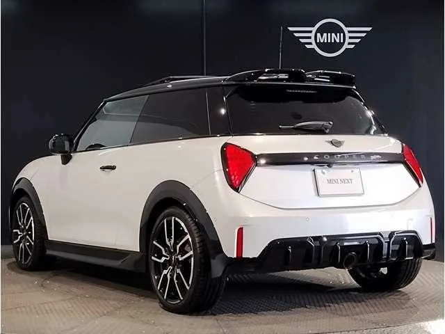 BMW MINI 2025 — миниатюра 2