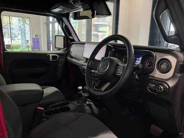 Jeep Wrangler 2025 — миниатюра 4