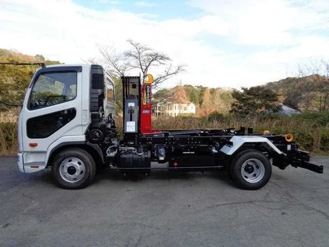 Mitsubishi Fuso FIGHTER 2025 — миниатюра 2