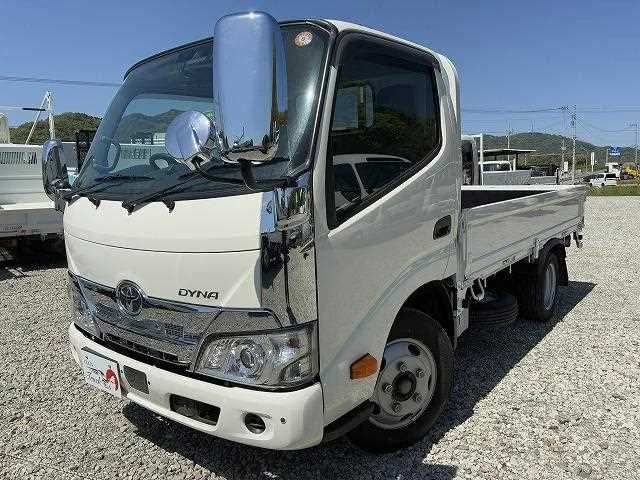 Toyota DYNA TRUCK 2022 — фото 1, купить с доставкой в Москву