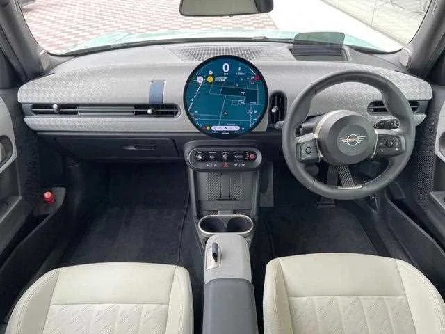 BMW MINI 2024 — миниатюра 2
