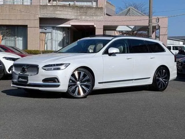 Volvo V90 2025 — фото 1, купить с доставкой в Москву