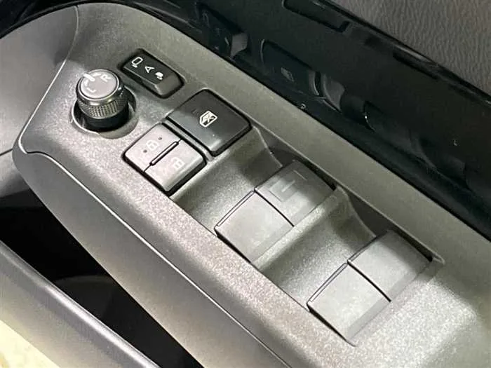 Toyota AQUA 2025 — миниатюра 3