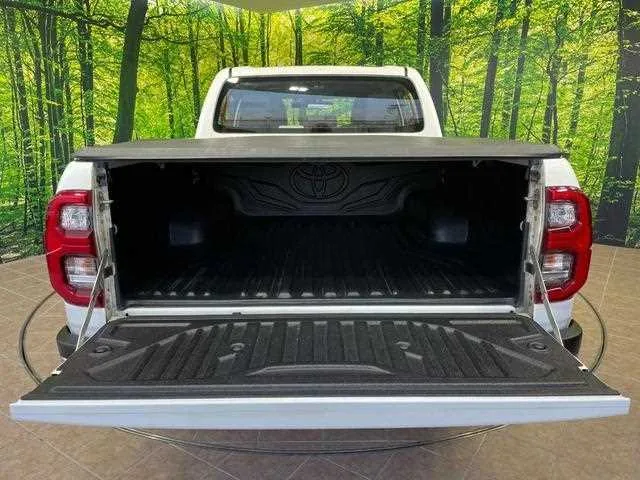 Toyota Hilux 2023 — миниатюра 4
