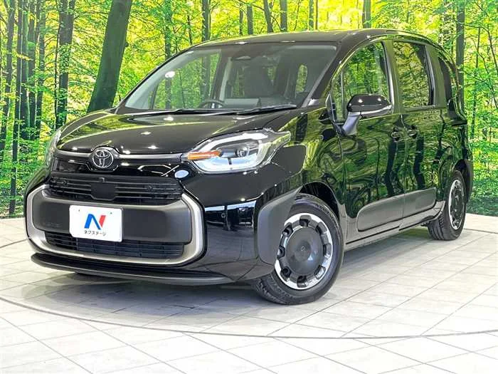 Toyota Sienta 2025 — фото 1, купить с доставкой в Москву