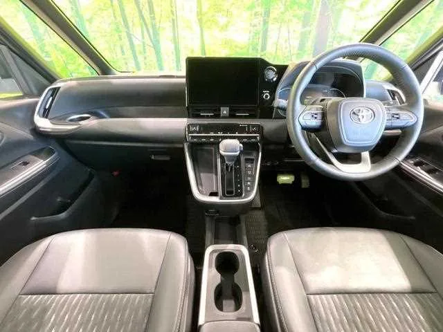 Toyota Noah 2025 — миниатюра 2