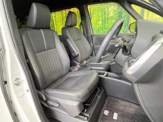 Toyota NOAH 2023 — миниатюра 5