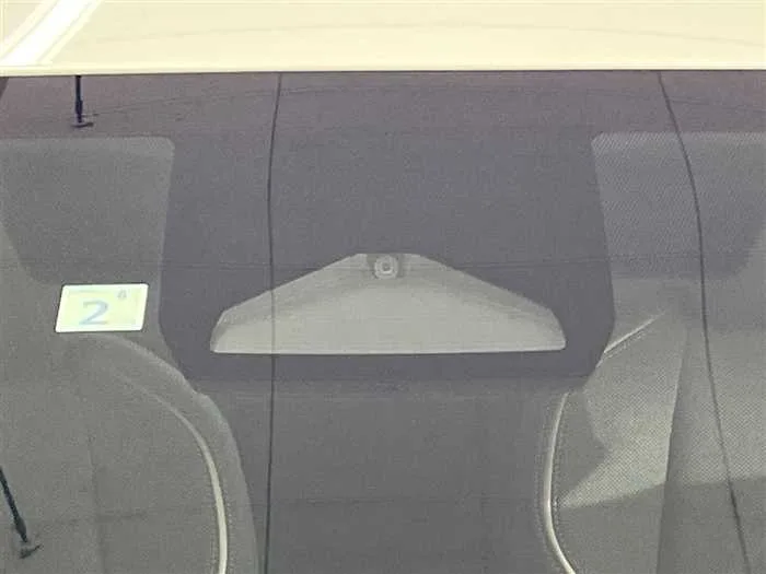 Toyota Prius 2023 — миниатюра 3
