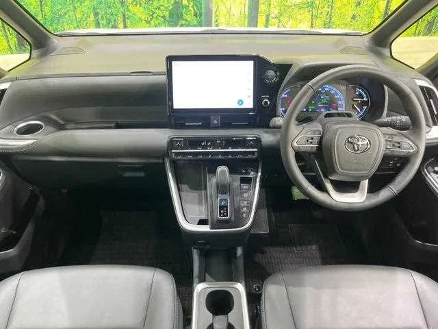 Toyota Noah 2025 — миниатюра 2