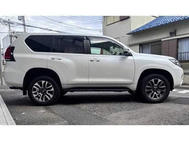 Toyota Land Cruiser Prado 2022 — миниатюра 4