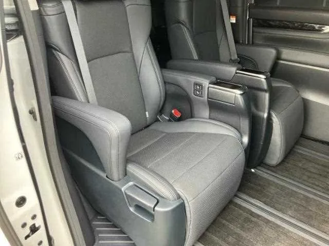 Toyota Alphard G 2023 — миниатюра 5