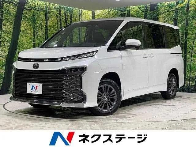 Toyota Voxy 2025 — фото 1, купить с доставкой в Москву