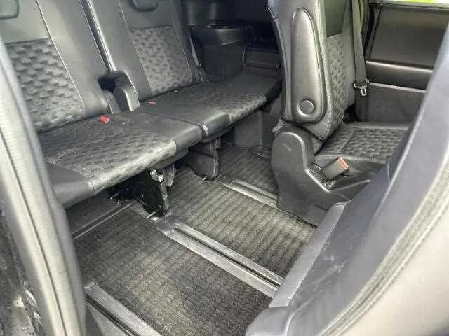 Toyota Voxy 2023 — миниатюра 3