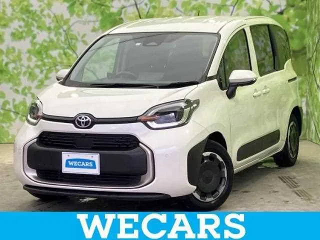 Toyota Sienta 2023 — фото 1, купить с доставкой в Москву