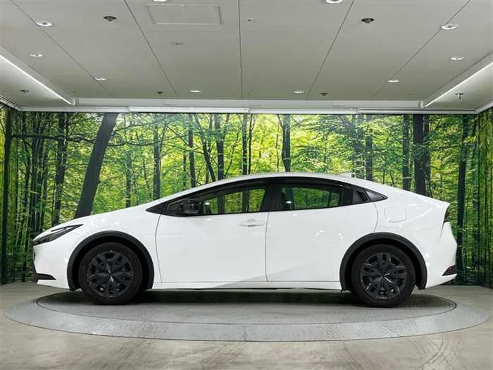 Toyota Prius 2023 — миниатюра 3
