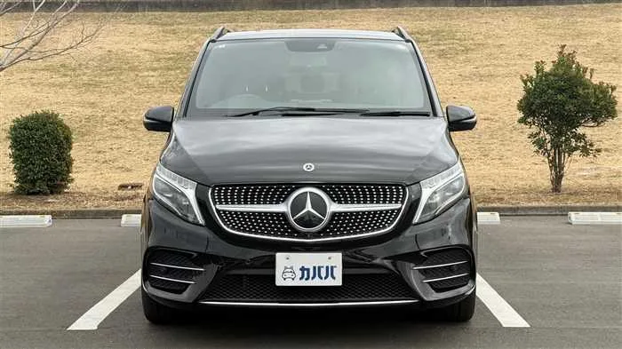 Mercedes-Benz V-Class V220d AMG 2022 — миниатюра 2