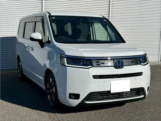 Honda Step WGN 2025 — фото 1, купить с доставкой в Москву
