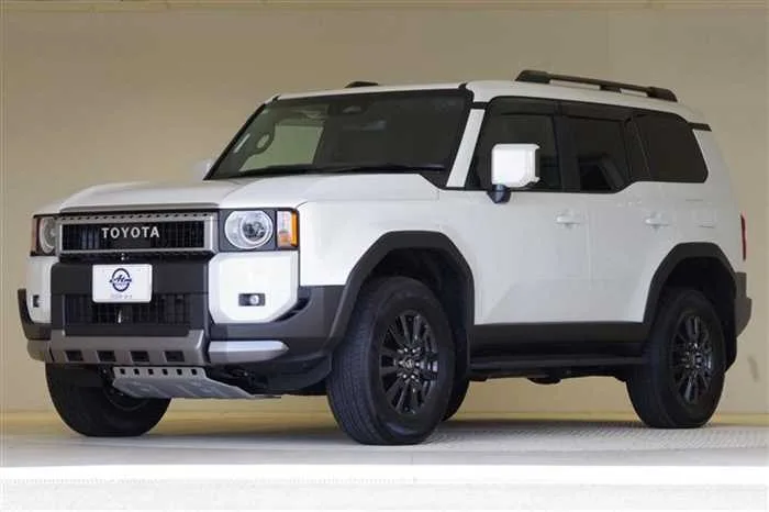 Toyota Land Cruiser 250VX 2025 — фото 1, купить с доставкой в Москву
