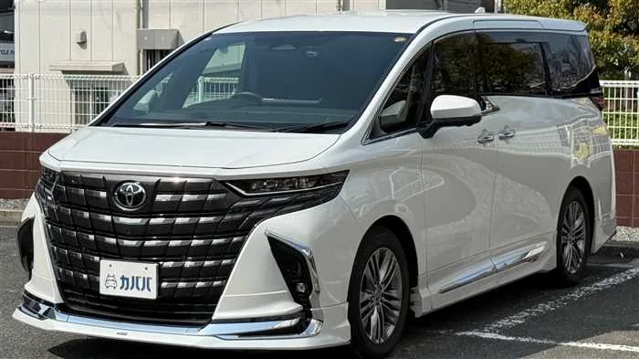 Toyota Alphard Z 2024 — фото 1, купить с доставкой в Москву