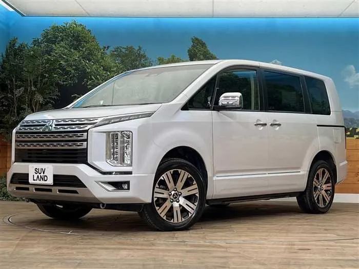 Mitsubishi Delica D:5 2023 — фото 1, купить с доставкой в Москву