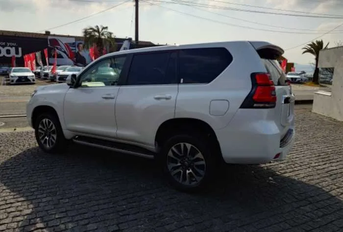 Toyota Land Cruiser Prado TZ-G DIESEL SUNROOF 7-SEATS 2024 — миниатюра 4