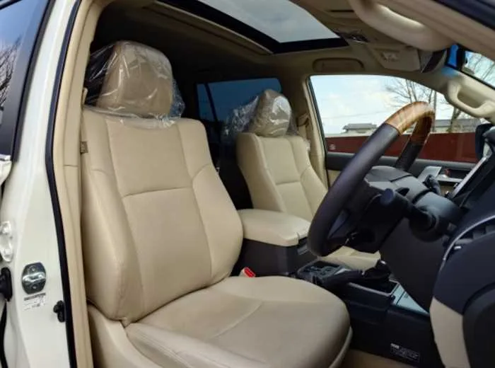 Toyota Land Cruiser Prado TZ-G DIESEL SUNROOF 7-SEATS 2024 — миниатюра 5