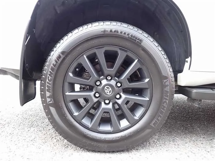 Toyota Land Cruiser Prado TX-L Matte Black Edition 2023 — миниатюра 3