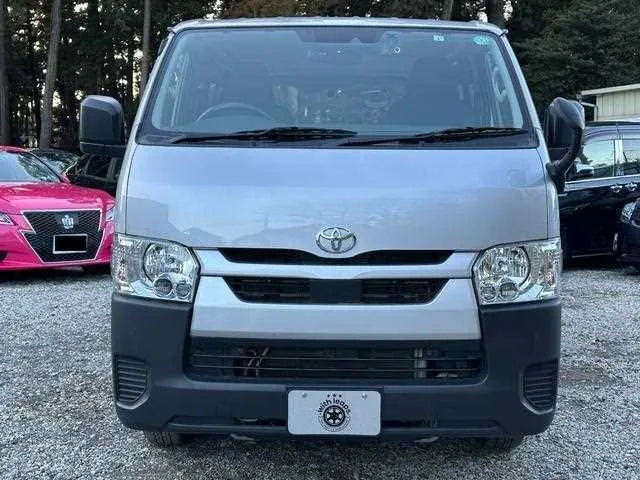 Toyota Hiace Van 2023 — миниатюра 2