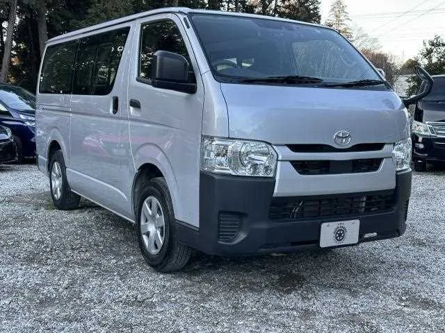 Toyota Hiace Van 2023 — фото 1, купить с доставкой в Москву
