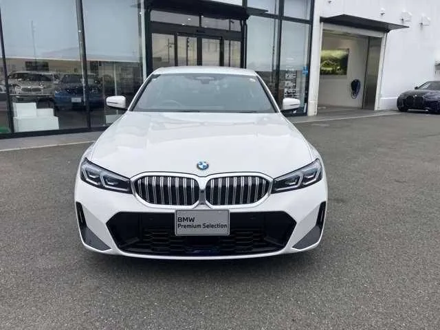 BMW 3 Series 2024 — миниатюра 2