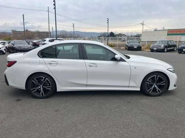 BMW 3 Series 2024 — миниатюра 3