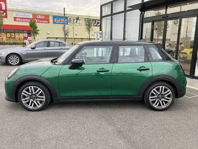 BMW MINI 2025 — миниатюра 4