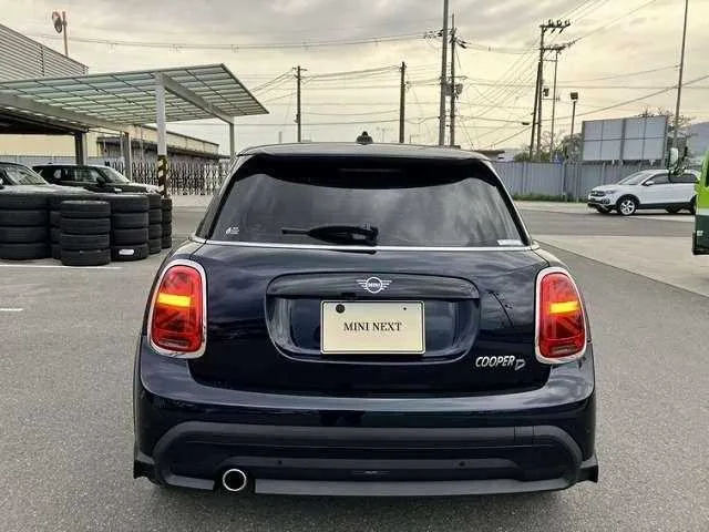 BMW MINI 2023 — миниатюра 5