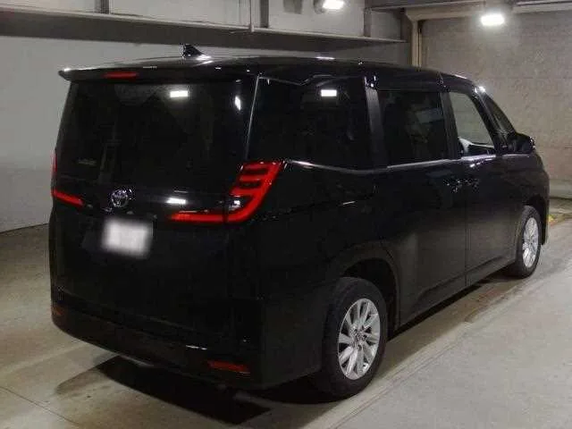 Toyota NOAH 2022 — миниатюра 2