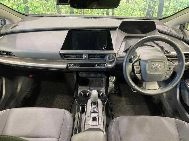 Toyota Prius 2023 — миниатюра 2