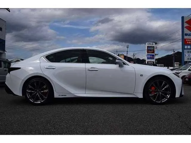 Lexus IS 2022 — миниатюра 3