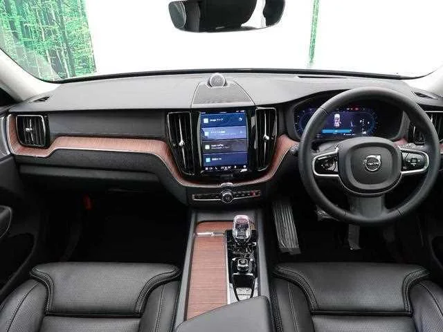 Volvo XC60 2024 — миниатюра 2