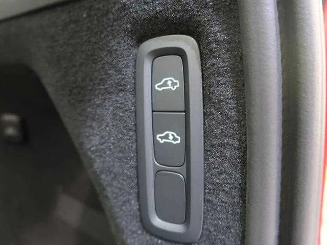 Volvo XC90 2024 — миниатюра 3