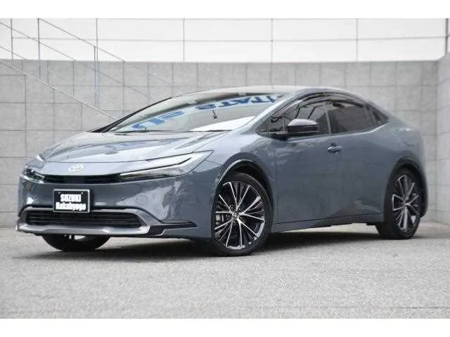 Toyota Prius 2023 — фото 1, купить с доставкой в Москву