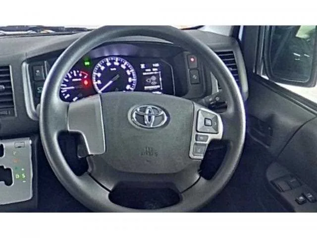 Toyota HIACE VAN 2023 — миниатюра 3