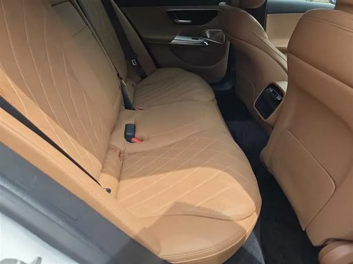 Mercedes-Benz E-Class E220D 2024 — миниатюра 2