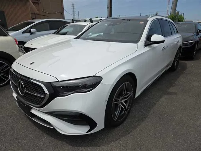 Mercedes-Benz E-Class E220D 2024 — фото 1, купить с доставкой в Москву