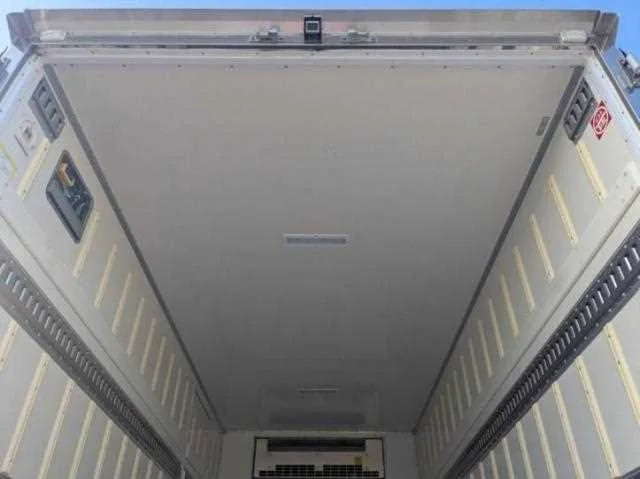 Hino Dutro 2023 — миниатюра 4