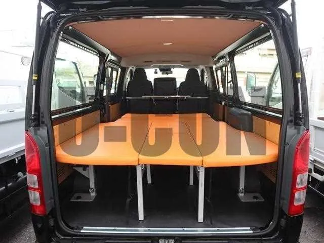 Toyota Hiace Van 2023 — миниатюра 4