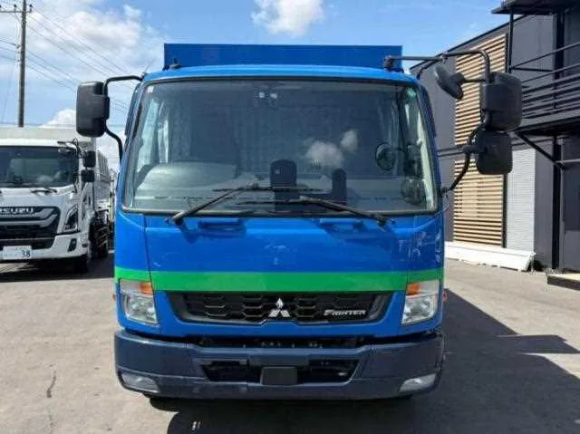 Mitsubishi Fuso Fighter 2024 — миниатюра 5