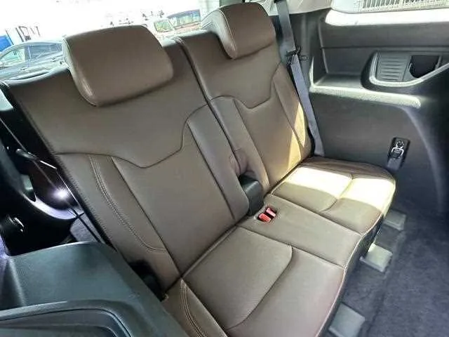 Jeep Commander 2023 — миниатюра 4