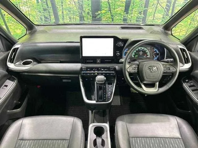 Toyota Noah 2024 — миниатюра 2