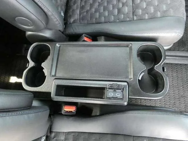 Toyota Voxy 2023 — миниатюра 4