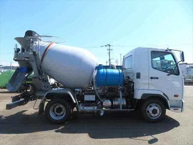Mitsubishi Fuso Fighter 2026 — миниатюра 5